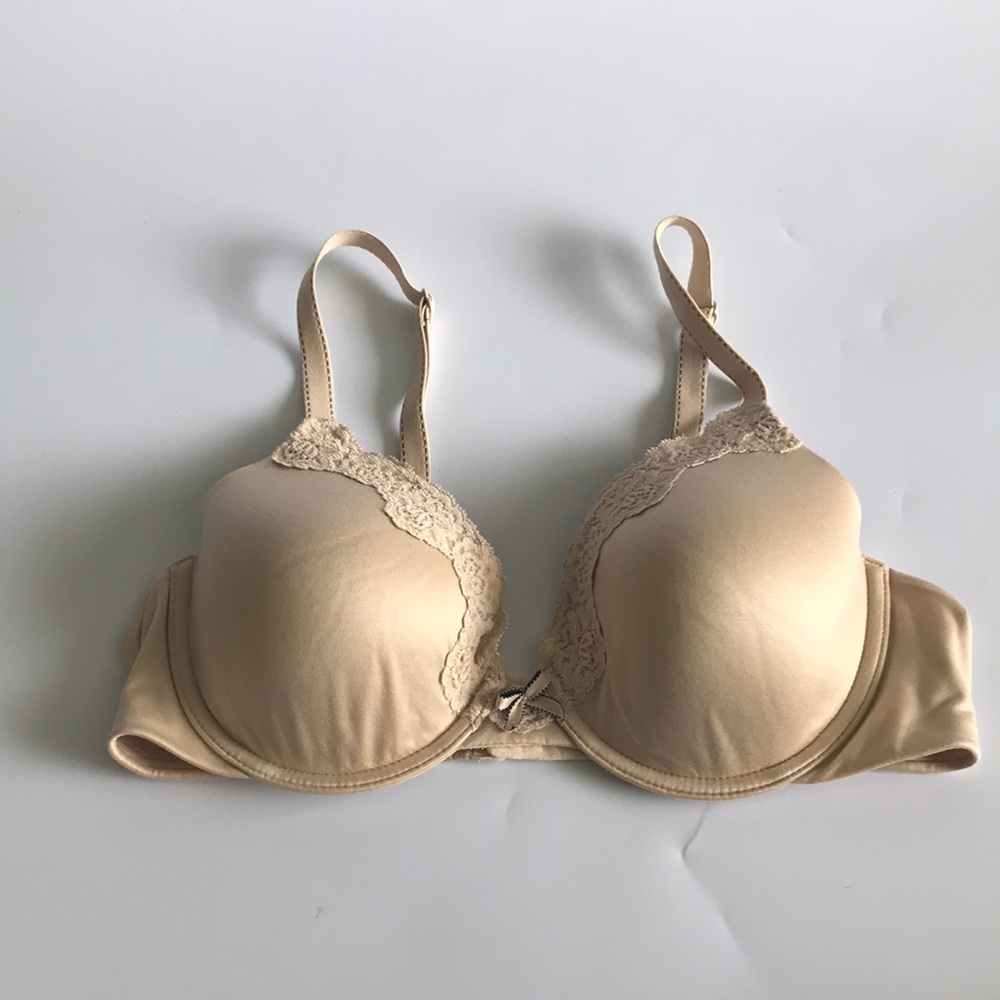 Maidenform Nude Color Lacy Bra in Nude Color Size 36B